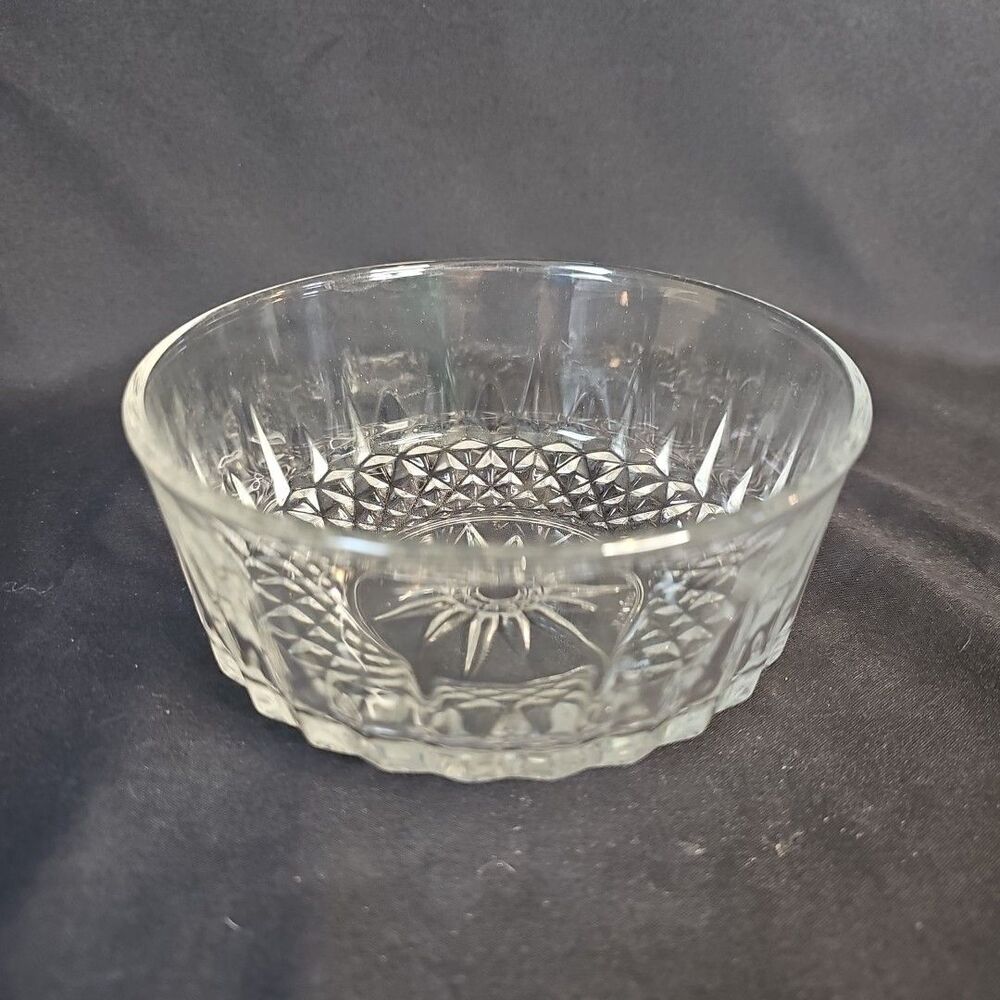 Vintage Arcoroc France Clear Cut Crystal Berry Dessert Bowl Candy Dish 5"